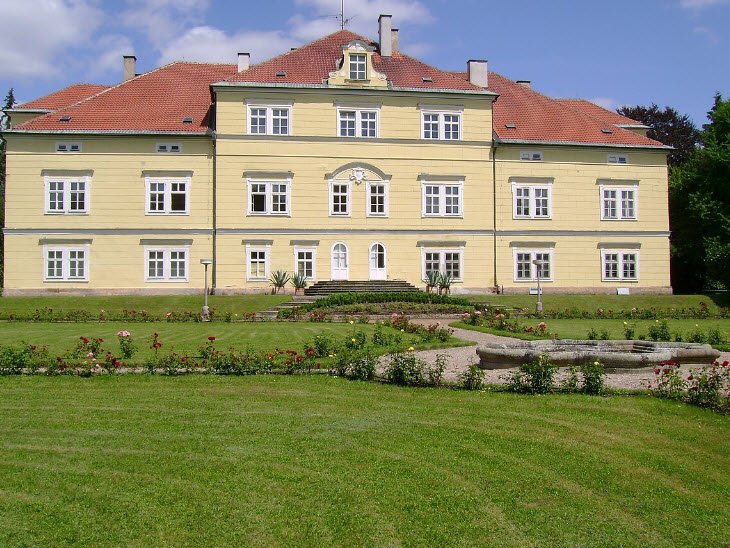 Zámek Dymokury, Dymokury, Czechia, Czech Republic (Czechia)